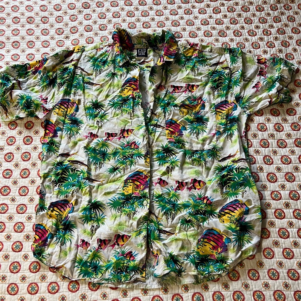Vintage GAP 90s RARE Tropical Fish Button Down Short Sleeve Shirt size large